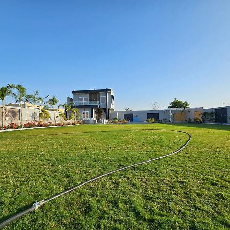 乌贾因Shree Ambe Farmhouse别墅 外观 照片