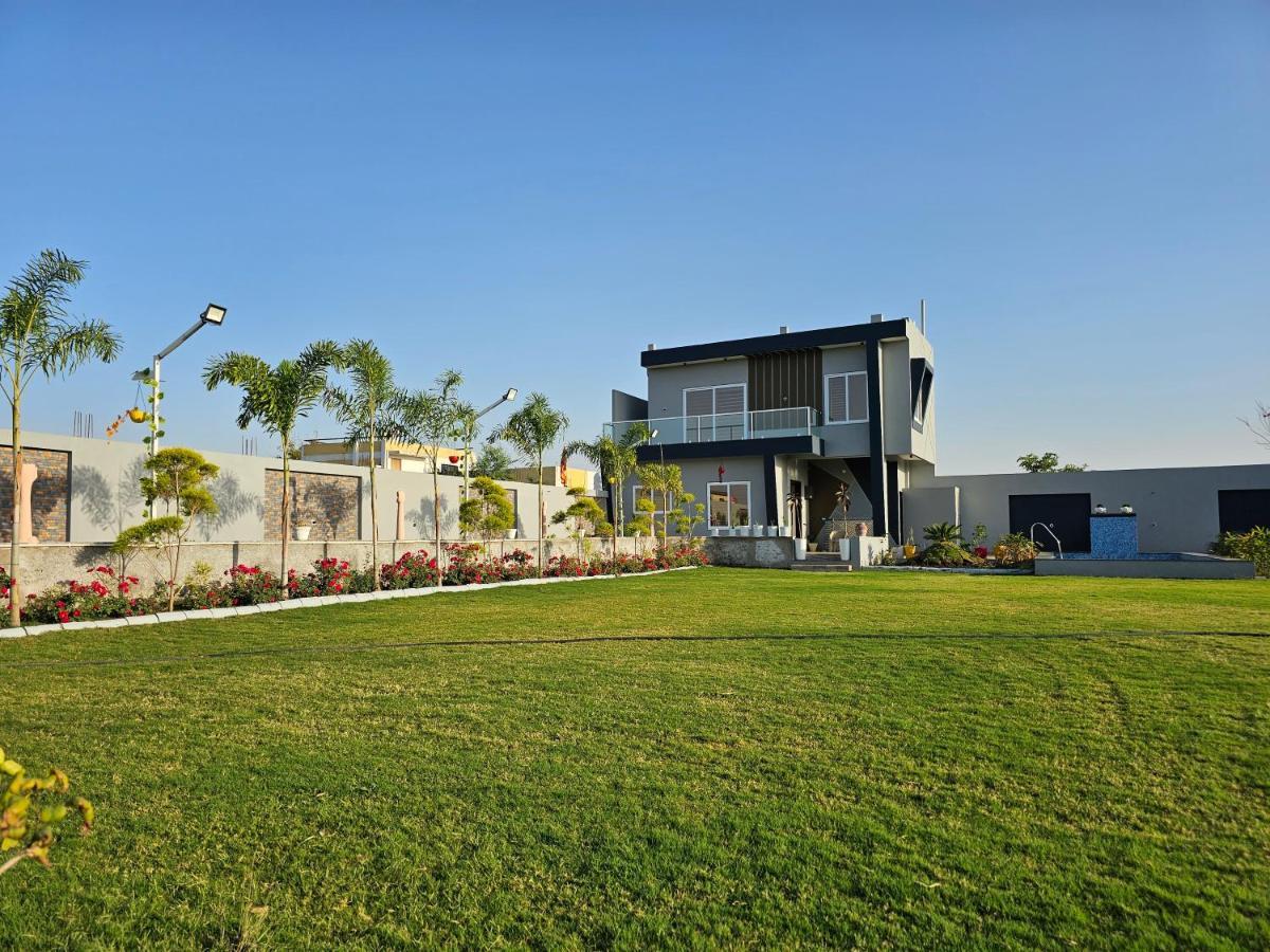 乌贾因Shree Ambe Farmhouse别墅 外观 照片